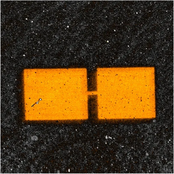 dC/dZ (Metallic structure embedded on epoxy)